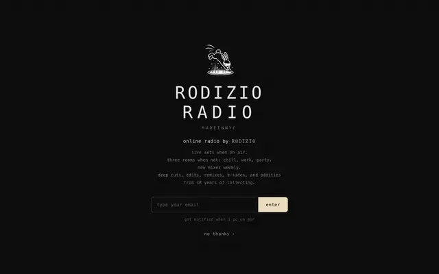Screenshot of rodizio.fm — the room is open